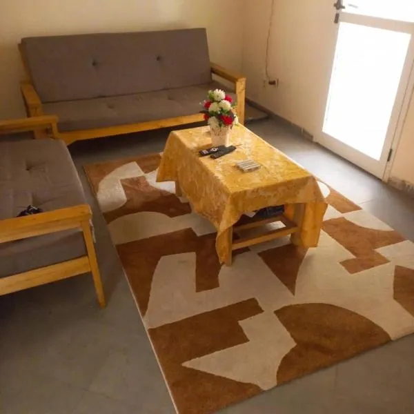 Appartement chez Alioune, hotel v destinaci Tilel