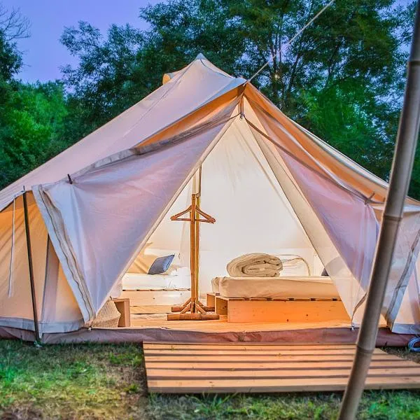 Lodg'ing Nature Camp Dordogne, hotel v destinaci Lacave