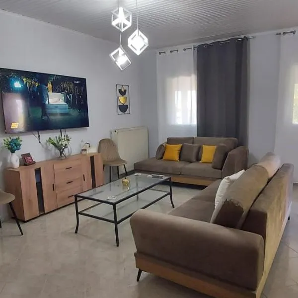 Carlos 1, hotel en Artemida