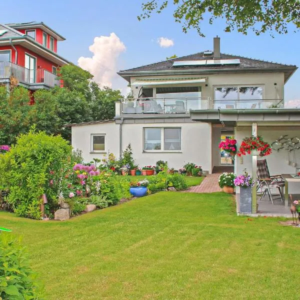 Ferienwohnung Waren Müritz โรงแรมในวาเริน