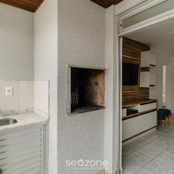 Apto com sacada a 100m da praia - Ingleses EAB203 - Foto 3