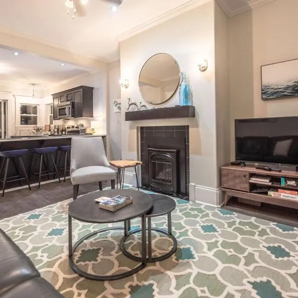 Blvd House Quidi Vidi Lake Parking, hotel in St. John's