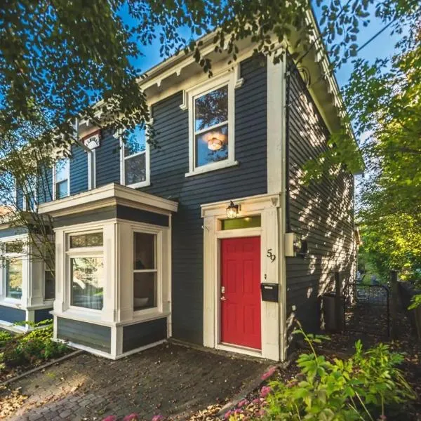 House Patrick 4Bd Loft Style Parking, Hotel in St. John's