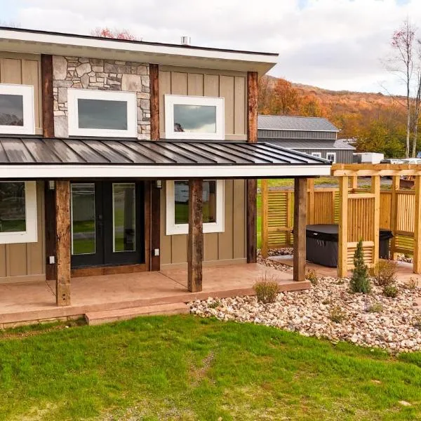 Cabin 7 (1-Bed, Modern-Luxury w. Hot Tub), hotel v destinaci Davis