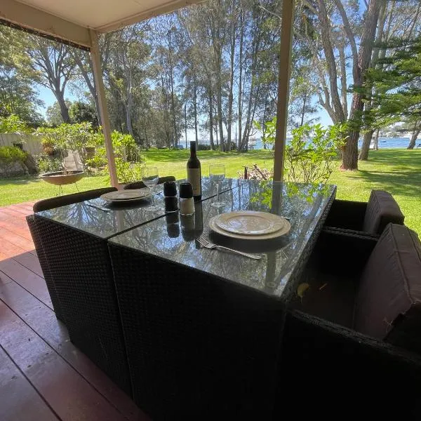 Lake House Escape in Beautiful Brightwaters, hotel v destinaci Morisset East