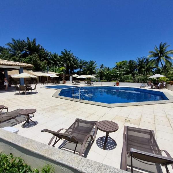 Casa com Área Gourmet e Lazer em Condomínio a 300m da Praia do Flamengo