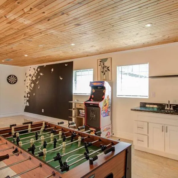 Fun Game Room with Arcade Getaway, hotel v destinaci Houston