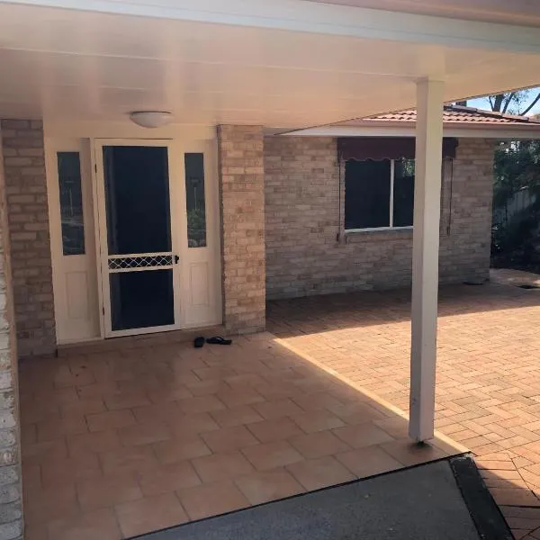 Coastal Calm Entire Top Floor of House Private Entrance and ammenities, hotel in South West Rocks