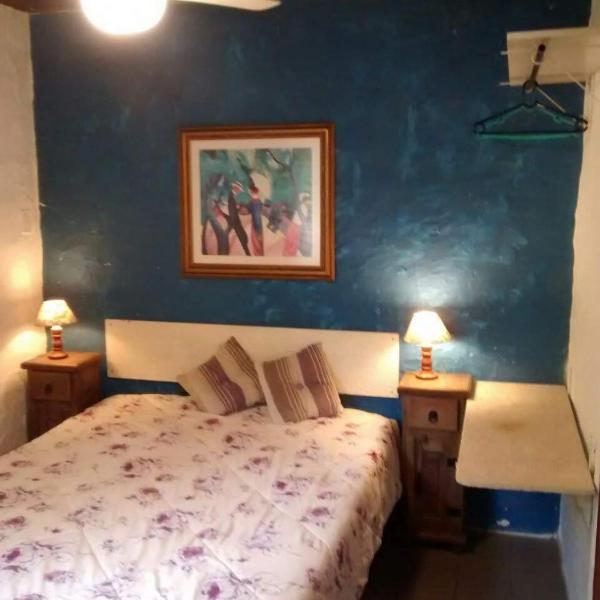 Casa de 01 quarto-Até 4 pessoas-Cambury-120m da praia-central-internet-Estacionamento-C04