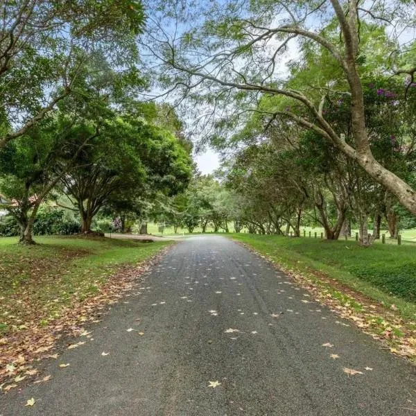 Cosy Golf Course Retreat in Tamborine Mountain with Wifi & Aircon, hotel v destinaci Mount Tamborine