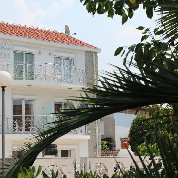 Apartments Villa Vera, hotel in Tivat