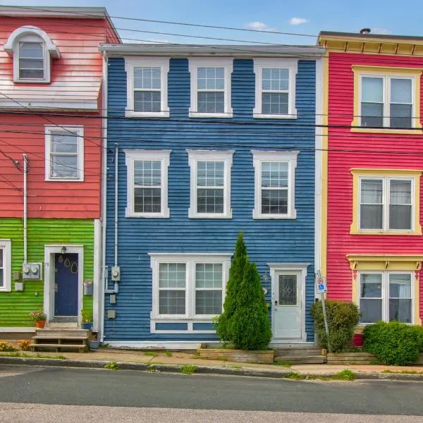 Blue Jelly Bean Signal Hill Sea Vw King Bds, hotel di St. John's