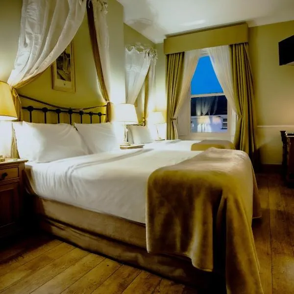 The Old Bank Bruff Family Town House, hotell sihtkohas Bruff