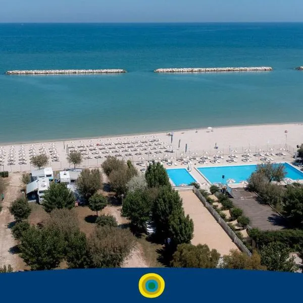 Club del Sole Le Mimose Family Resort, hotel v destinaci Porto SantʼElpidio