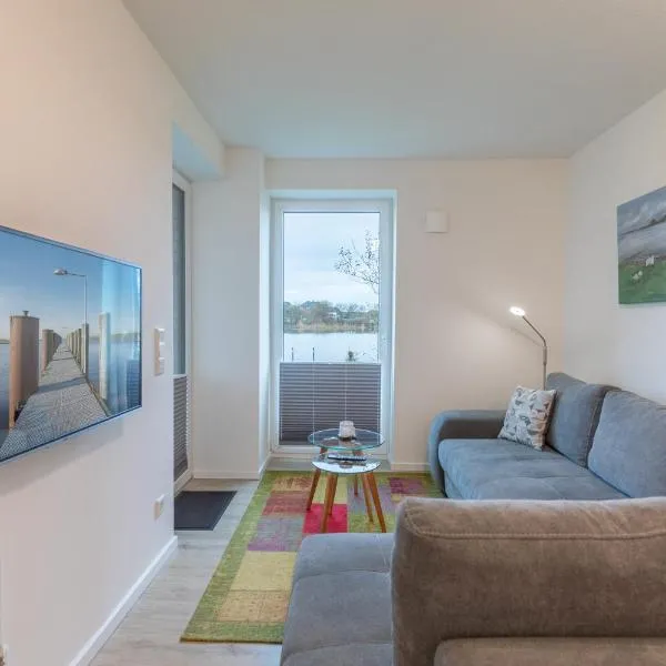 Ferienwohnung "Halligstork" direkt am Nordseedeich mit Blick auf den See, hotel a Nordstrand