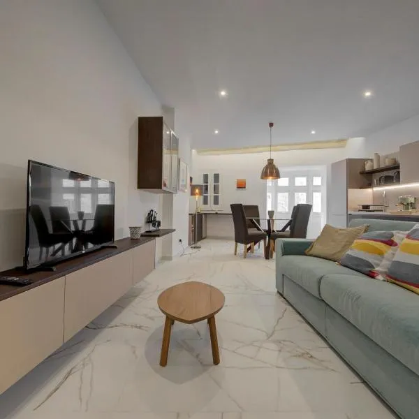 Stylish 1BR Apt with sofabed & backyard, Attard by 360 Estates, hotelli kohteessa Attard