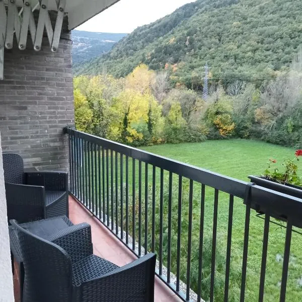 Apartamentos Valle de Tena - Biescas 3000, hotel sa Biescas