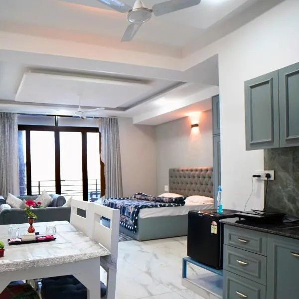 Kasauli Hill crest By Xaria Luxury Studio Apartment, hotel in Kasauli