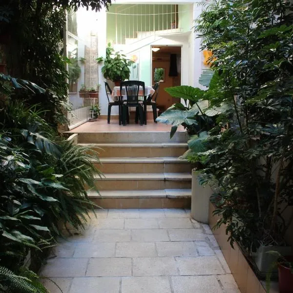 Apartments & room Ivica Split, отель в Сплите