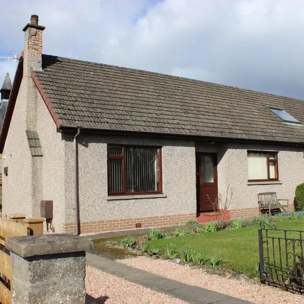 Newholme Self-Catering Bungalow, hotel in Pitlochry