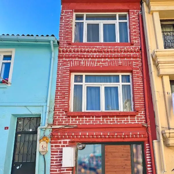 Central 5 Bedroom 5 Bathroom, Newly Renovated Villa at the heart of the city, hotel in Istanbul