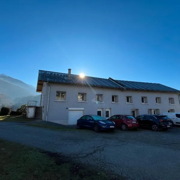 Logis Les Forges, hotel v destinaci Arvillard