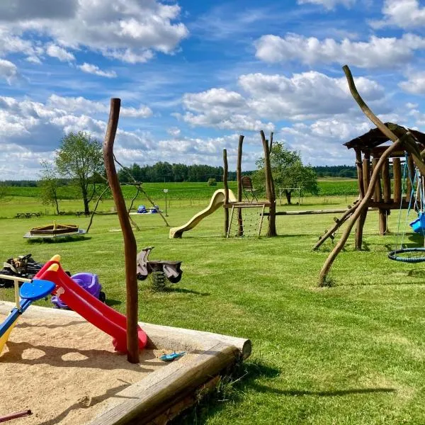 Penzion a restaurace Myslivna Kolence - Třeboňsko, hotel v destinaci Třeboň