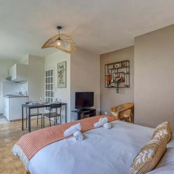 Le Lussac, khách sạn ở Grenoble