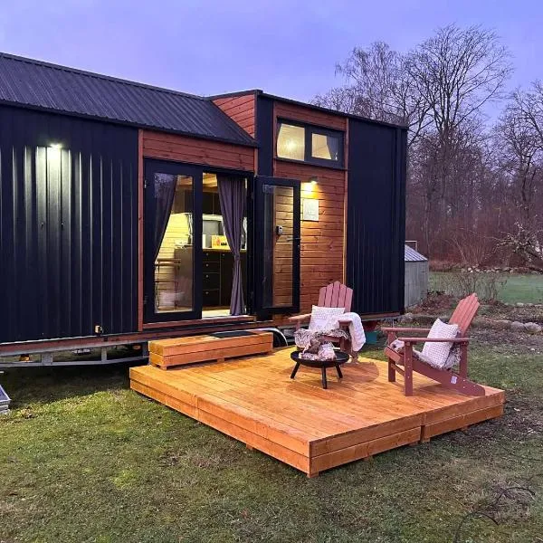 Little Harmony House by Tiny Away, hotell sihtkohas Jægerspris