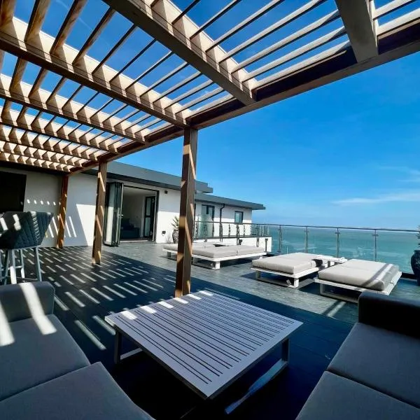 Ramsgate Stunning Penthouse With SeaViews And Free Parking, Hotel in Ramsgate