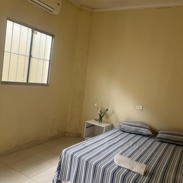 Espaço Amplo de 2 quartos com 2 camas de casal e 1 de solteiro
