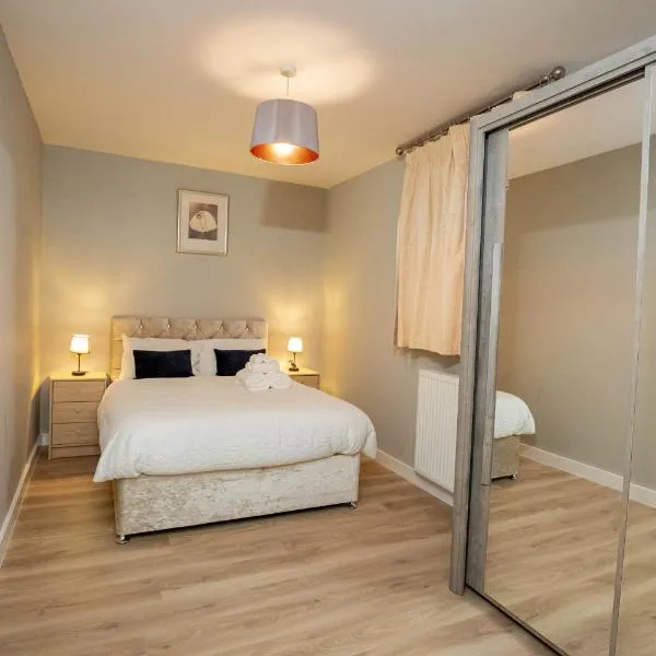 Modern Spacious 2 Bed Apartment Wolverhampton with Free Secure Parking, hotel v destinaci Wolverhampton