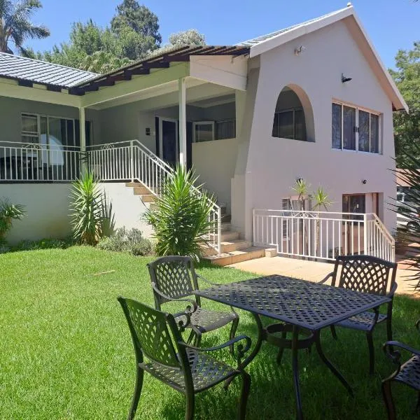 8 on Acacia Guesthouse, hotel en Bedfordview