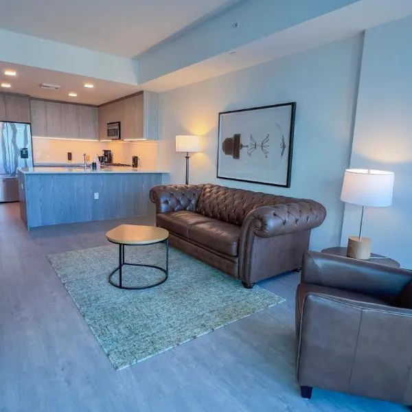 Luxury High Rise 1 Bedroom Miracle Mile