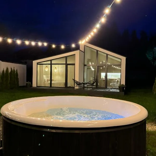 Richkas Chalet котедж з чаном-джакузі, hotel v destinaci Slavske