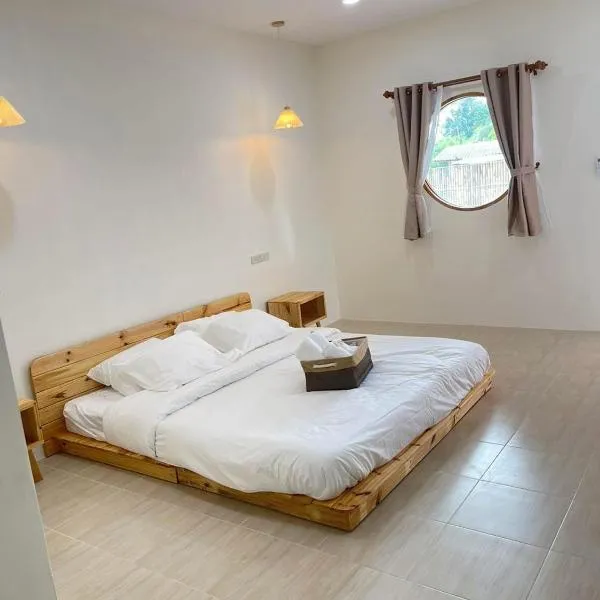 ร เรือ รีสอร์ท, hotel v destinaci Ban Khao Noi