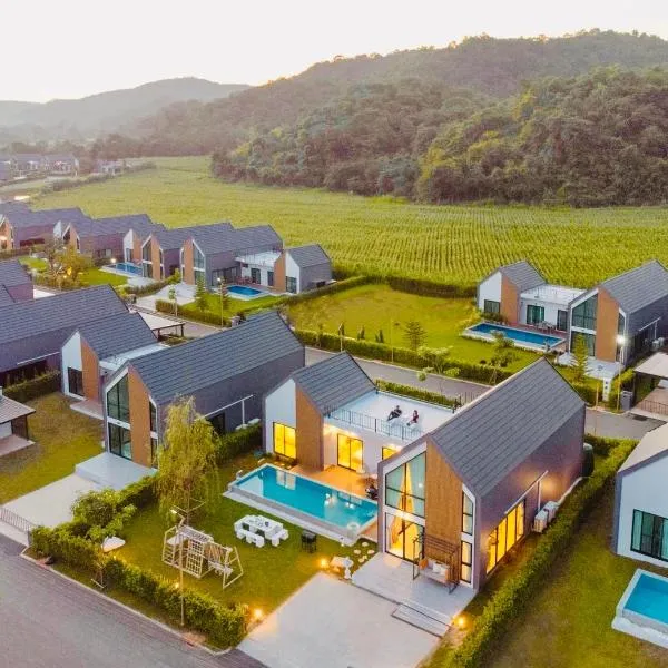 Relax Pool Villa Khaoyai - รีแล็กซ์พูลวิลล่าเขาใหญ่, hotel in Ban Bung Toei