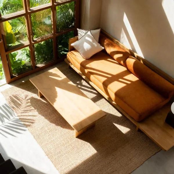Calista Studios SATU Tasteful 1 BR home in peaceful jungle, 10 mins away from the buzz of Uluwatu, hotel in Uluwatu