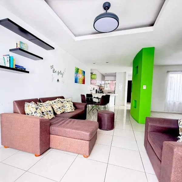 Casa Matiza, 7 min SJO airport, free parking, AC, hotel in Río Segundo