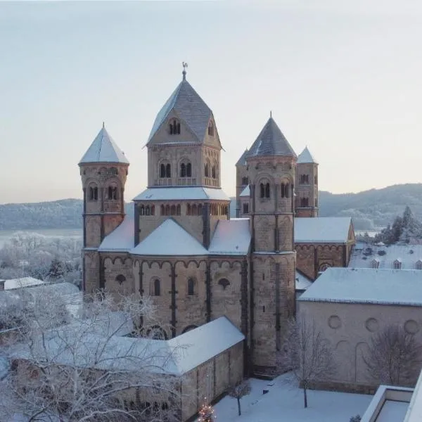 Gastflügel der Abtei Maria Laach, hotel v destinaci Glees