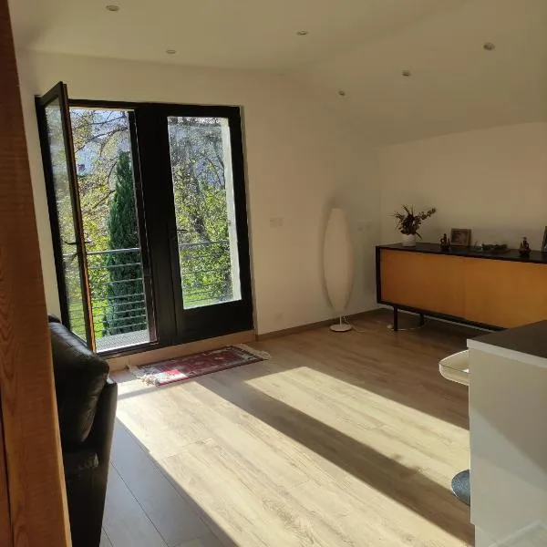 Appartement au calme, dans résidence sécurisée avec place de stationnement, hotel v destinaci Saint-Georges-de-Commiers