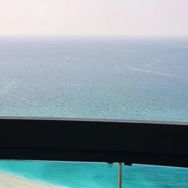 Ultimate Beachfront Experience, hótel í Ajman