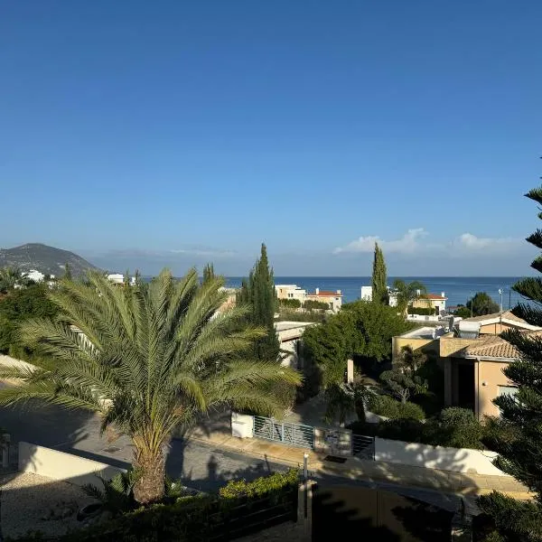 Beautiful Villa in Latchi in the best location!, hotel in Neo Chorio