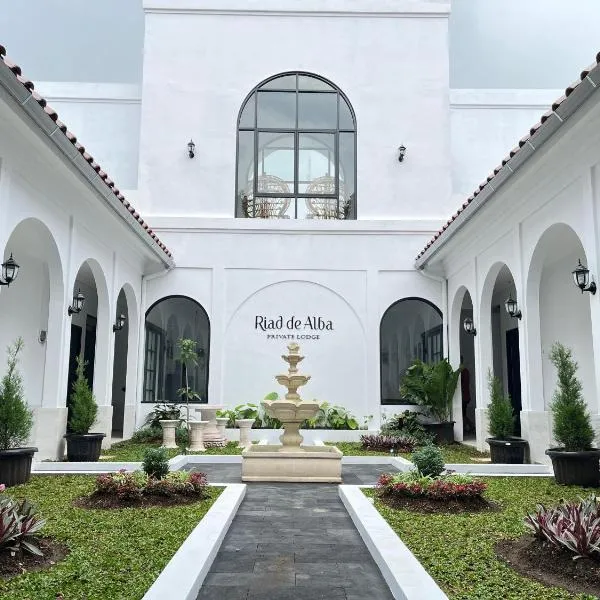 Riad de Alba Syariah by MHM, hotel v destinaci Salatiga