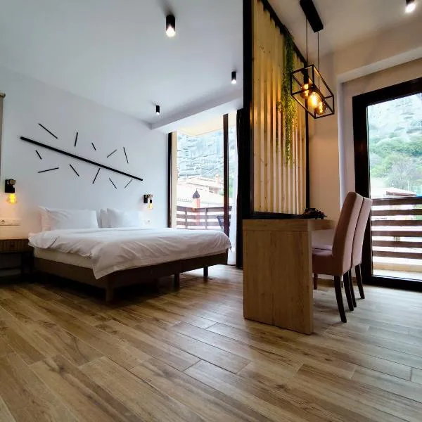 Meteora Gold and Glass Suites, hotel v destinaci Kalambaka