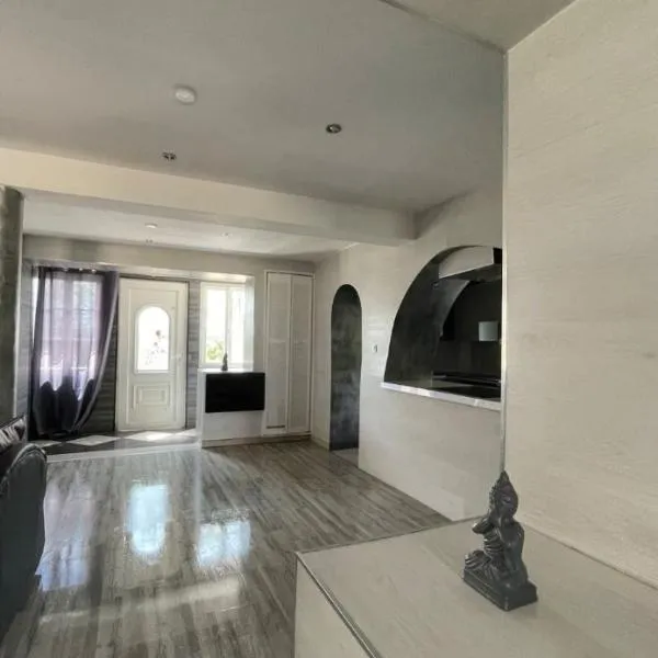 Logement 20 min de Dijon Fenay, hotel in Fénay