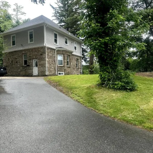 1 Ridgeway Avenue, hotel in Providence