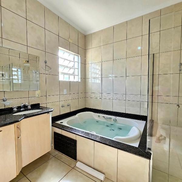Linda casa 5 quartos prox a av cataratas e centro - Foto 3