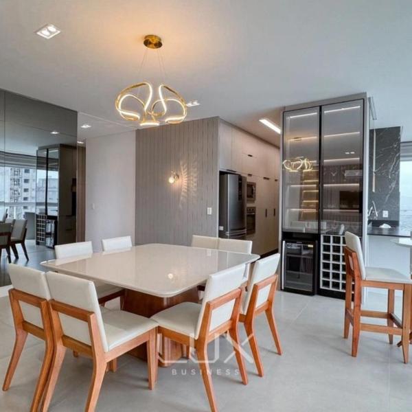 COD 379 - Apartamento em Meia Praia