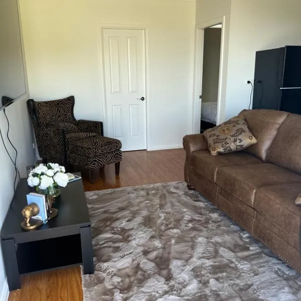 Serenity Plus, hotel di Dubbo